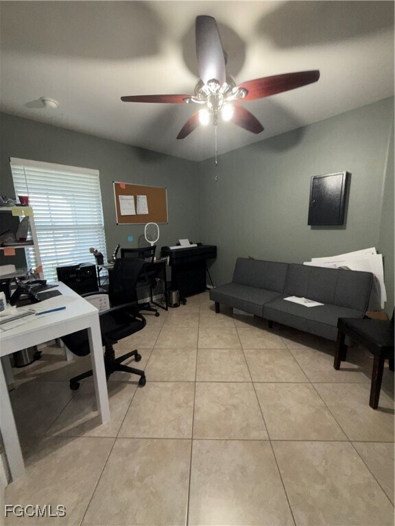 Building Photo - 1034 NE 13th Pl