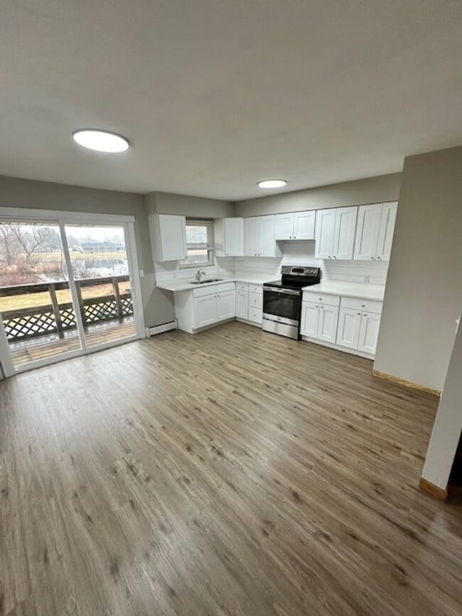 Building Photo - 523 Mishler Rd