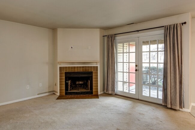 Building Photo - 328 Tavistock Rd