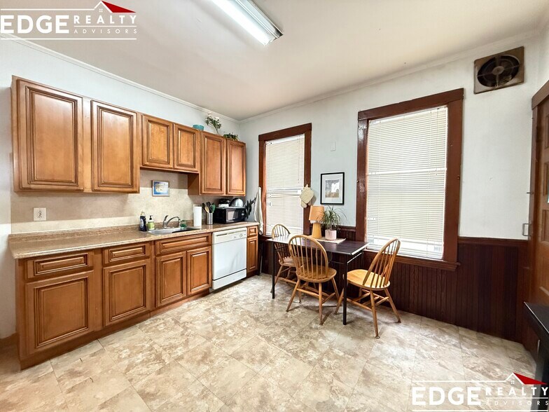 Building Photo - 95 Gardner St