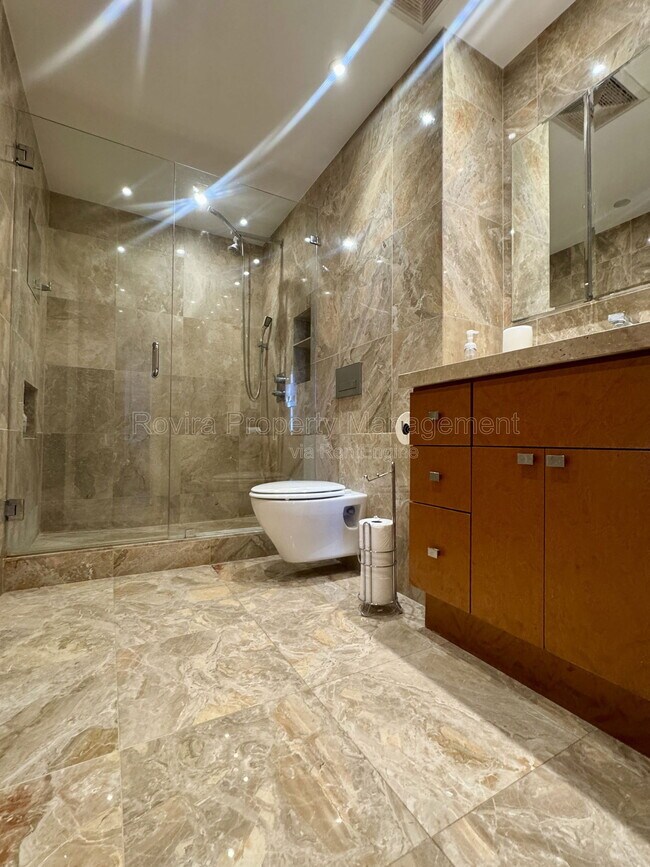 Building Photo - 19667 Turnberry Way