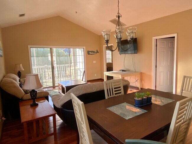 Building Photo - 3947 Gladiola Ct