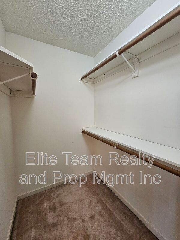 Building Photo - 4015 Brownes Ferry Rd