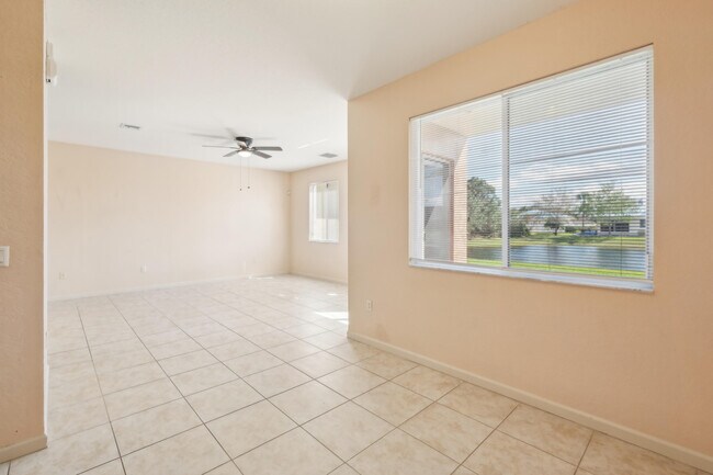 Building Photo - 2584 Stockbridge Square SW