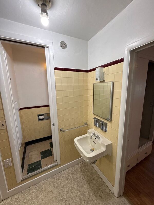 Building Photo - 1947 Marion St SE