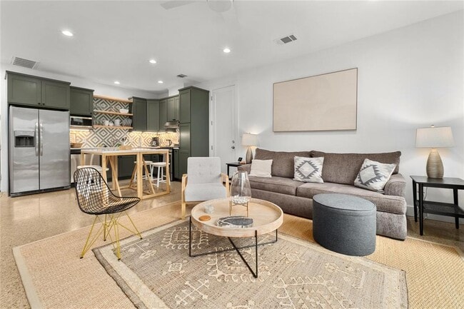 Building Photo - 1806 Garden St