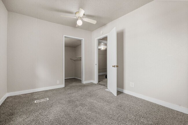 Building Photo - 3410 Easton Blvd