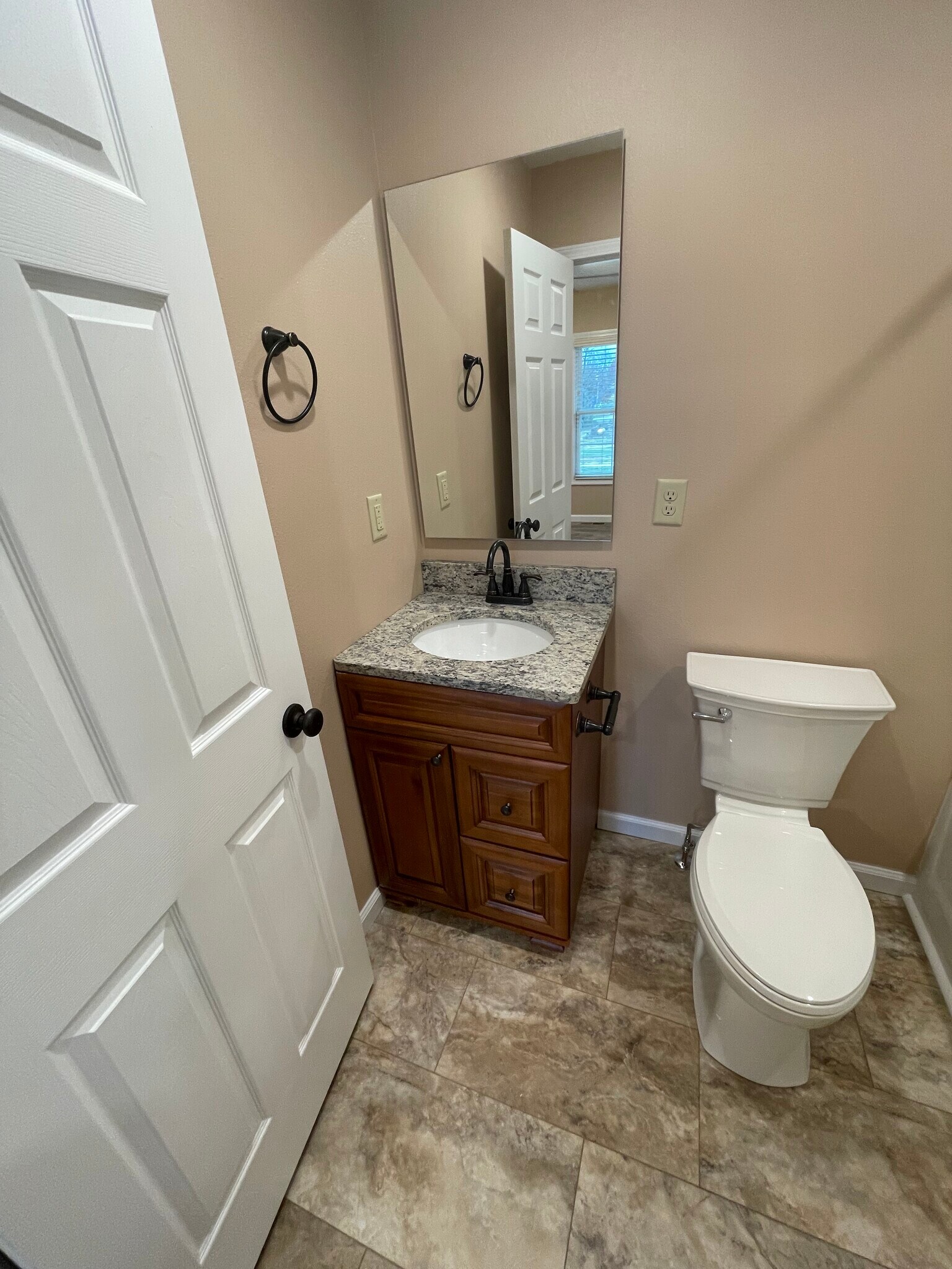 Building Photo - 1206 Bardsley Rd