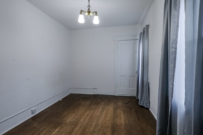 Building Photo - 329 Grayson St