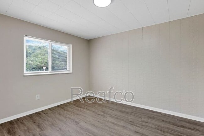 Building Photo - 1021 Binns Blvd