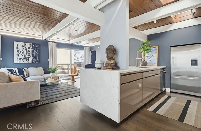 Building Photo - 6713 E Ocean Blvd