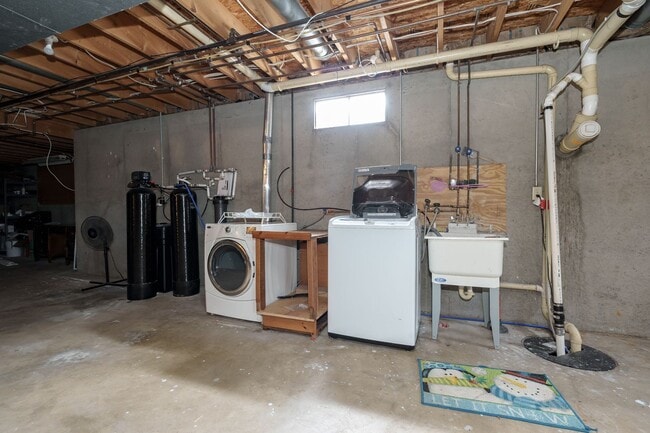 Building Photo - 4 Bedroom Home in Richland