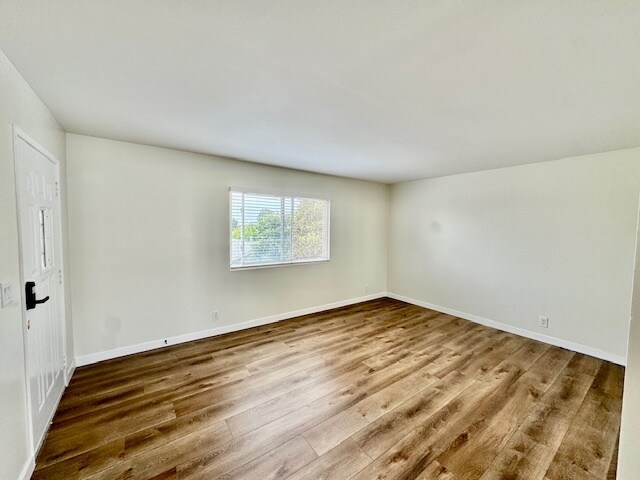 Building Photo - 279 S Evergreen Dr