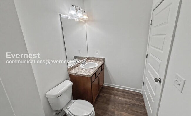 Building Photo - 3 Bed/2 Bath Home with Garage / Available Now!