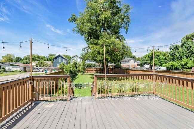 Building Photo - 1715 24th Ave N