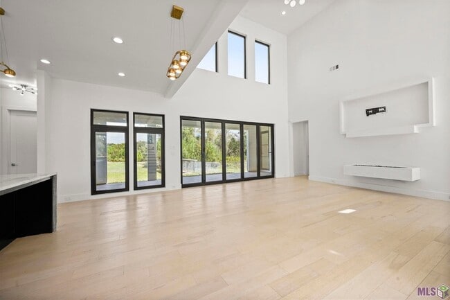 Building Photo - 9825 Fawn Vw Dr