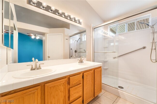 Building Photo - 812 Seco Verde Ave