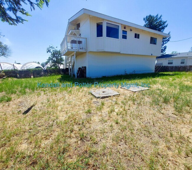 Building Photo - East Lake Ranch, LLC