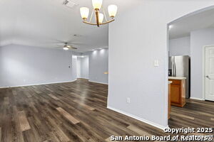 Building Photo - 411 Point Rise