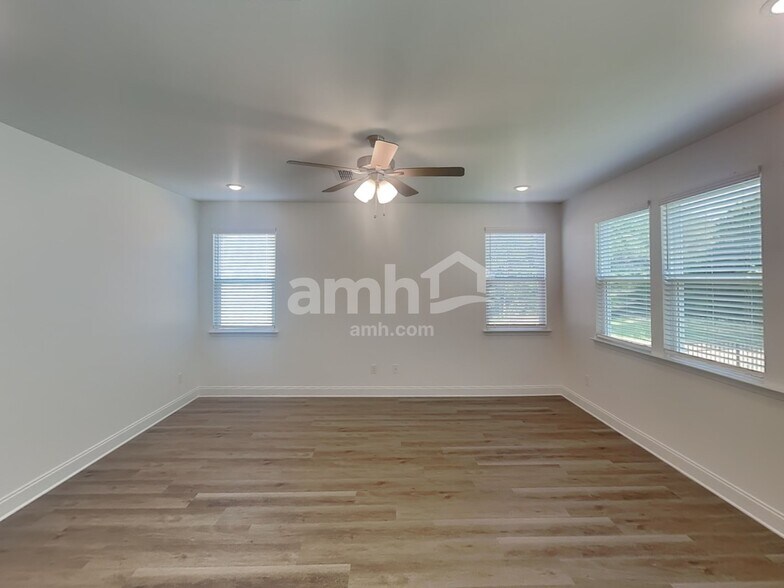 Building Photo - 214 Gershon Wy