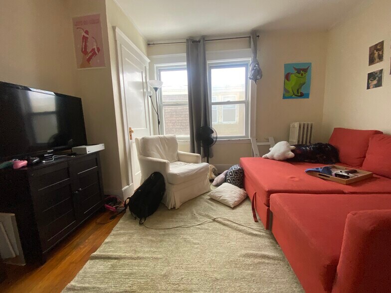 Building Photo - 14 Stockwell St