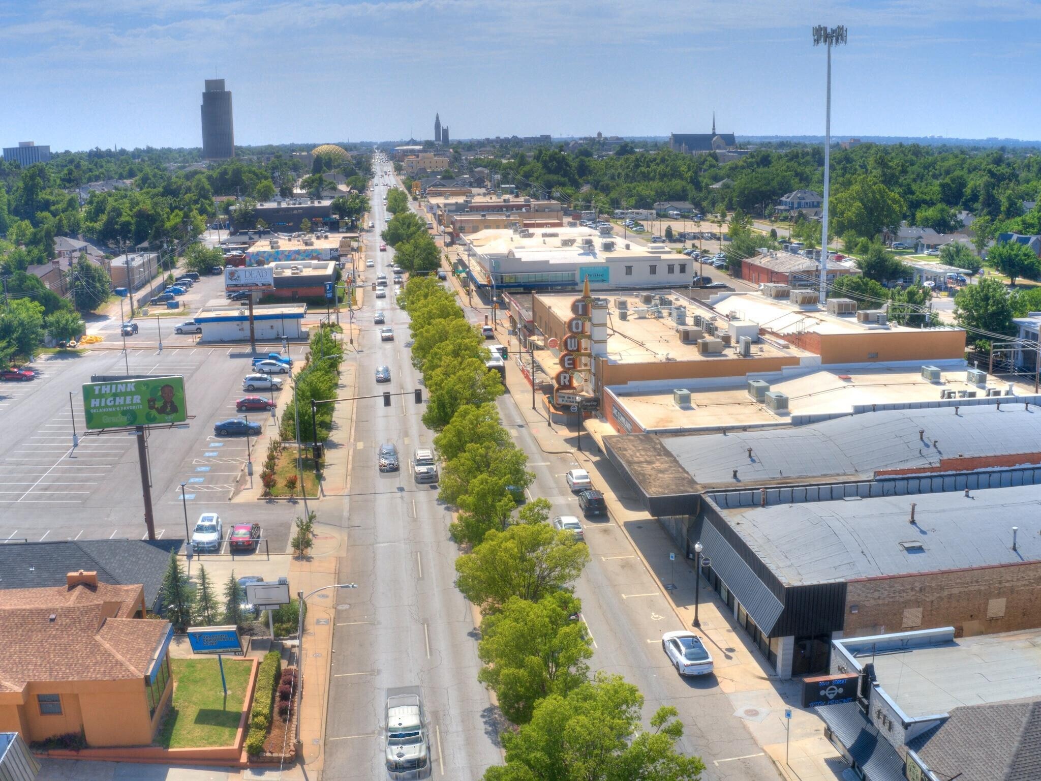 Building Photo - 2409 N Robinson Ave