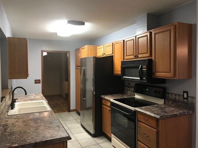 Building Photo - 390 Powderhorn Rd