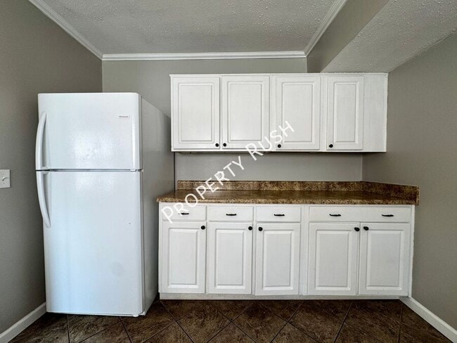 Building Photo - 4502 S Choctaw Dr