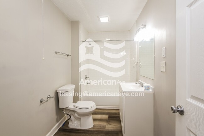 Building Photo - 1731 N Alton Ave