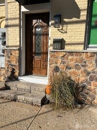 Building Photo - 31 W Main St