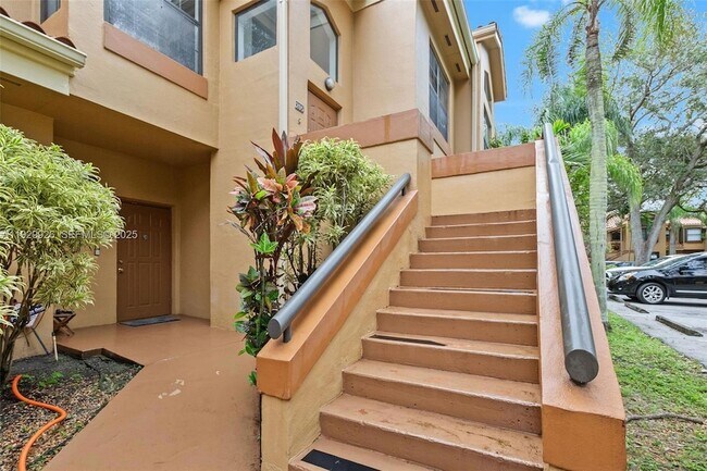 Building Photo - 15569 Miami Lakeway N