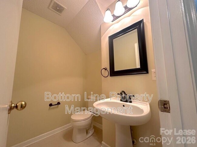 Building Photo - 131 Camforth Dr