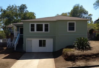 Building Photo - Beautiful 2bd/1ba Upstairs Duplex with a H...