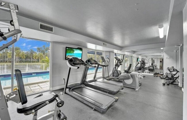 Building Photo - 1740 NW N River Dr