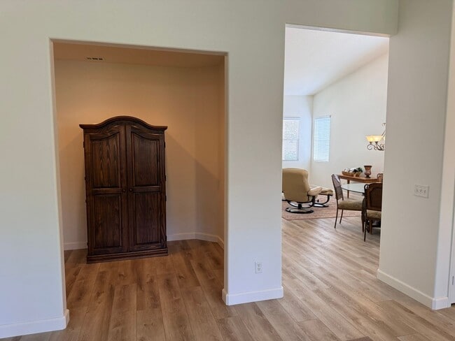 Building Photo - Beautiful 4-Bedroom Single-Story Home for Rent in Murrieta