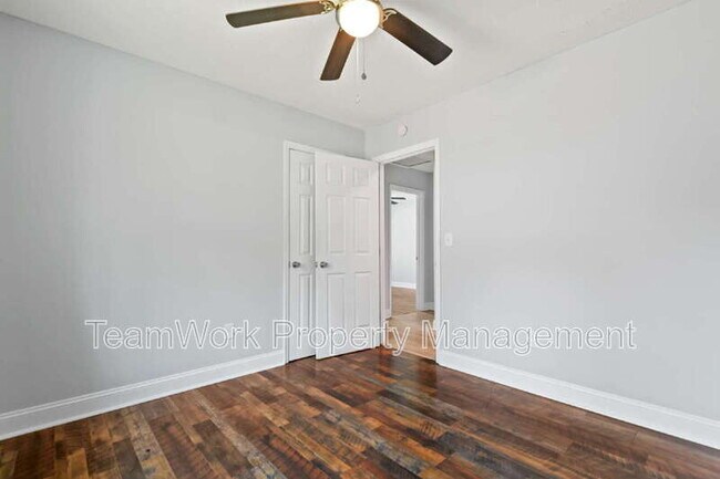 Building Photo - 313 Clearwater Dr