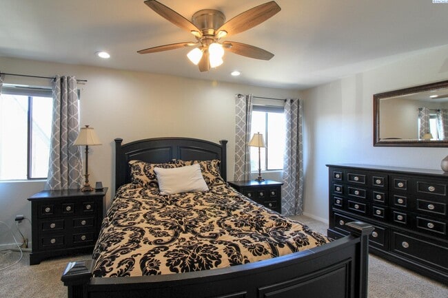 Building Photo - Fully Furnished 1 Bed, 1 Bath Apartment in...