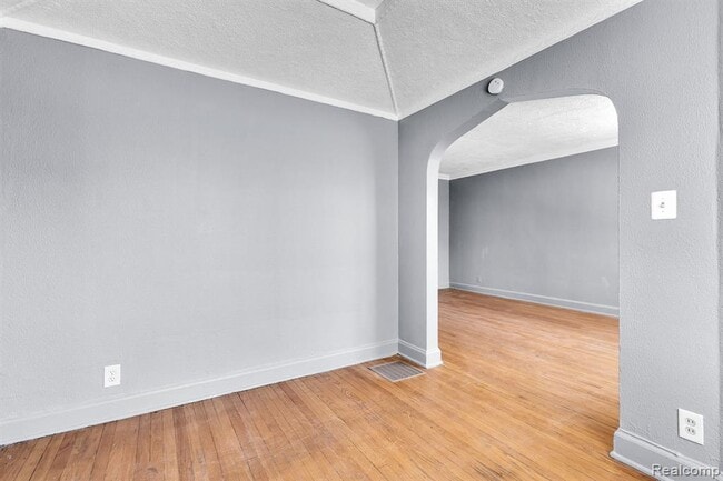 Building Photo - 17701 Manderson Rd