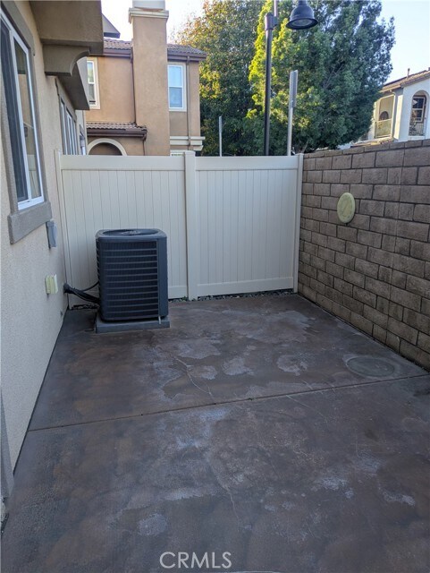 Building Photo - 42945 Avenida Amistad
