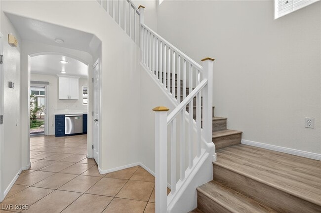 Building Photo - 5649 Dawn Falls St