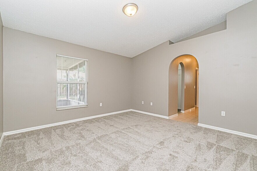 Building Photo - 12934 Lake Vista Dr