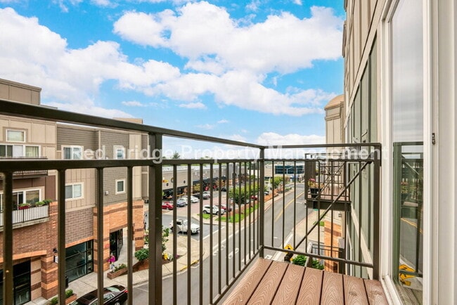 Building Photo - 15325 NW Central Dr