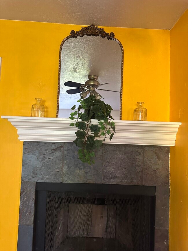 Building Photo - 328 E 15th Ave