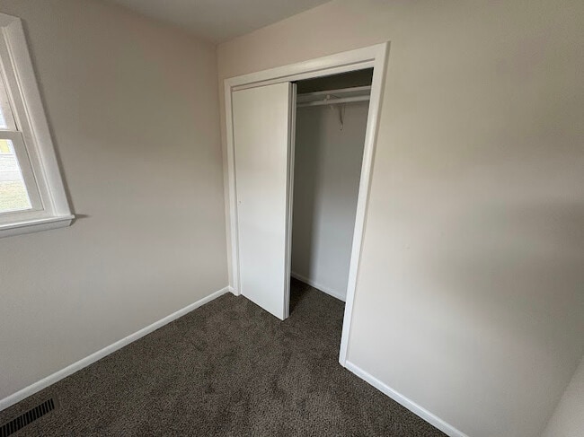 Building Photo - 302 Spring Mill Rd