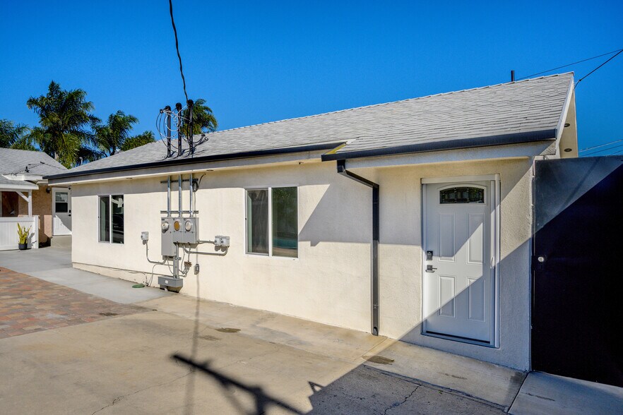 Building Photo - 14302 Van Nuys Blvd