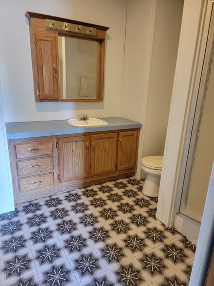 Bathroom in Main BR - 235 16th Ave NW