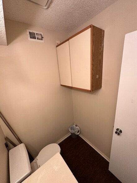 Building Photo - 600 Bagby Ave