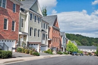 Building Photo - 158 Brookwood Dr