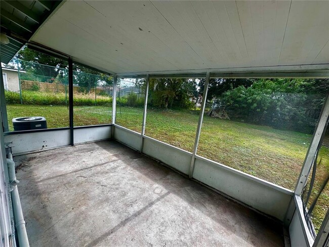 Building Photo - 4936 Lanette St