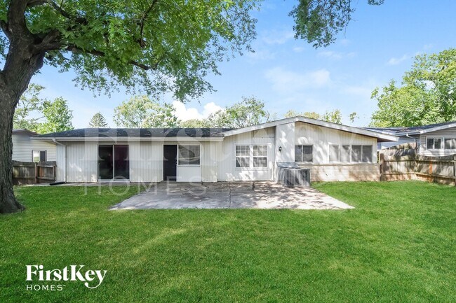 Building Photo - 440 Durwood Dr